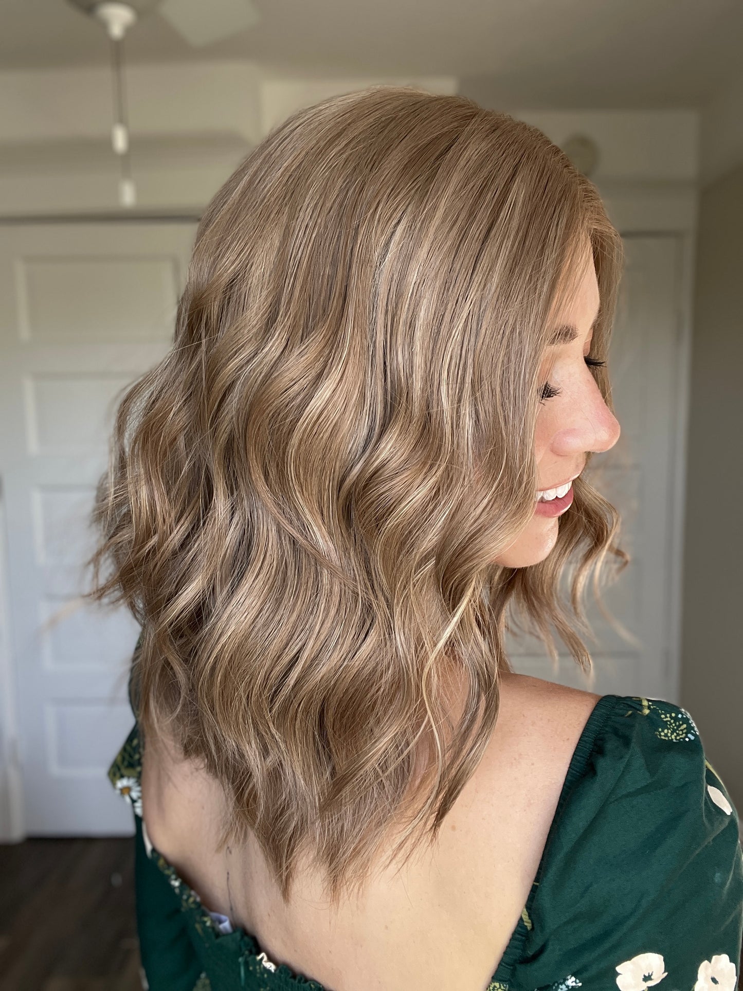 Ashy Light Brunette // 16 inches // Extra Small