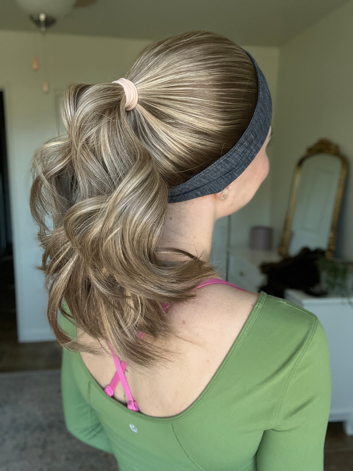 Light Brunette With Highlights // 20 inches // Medium