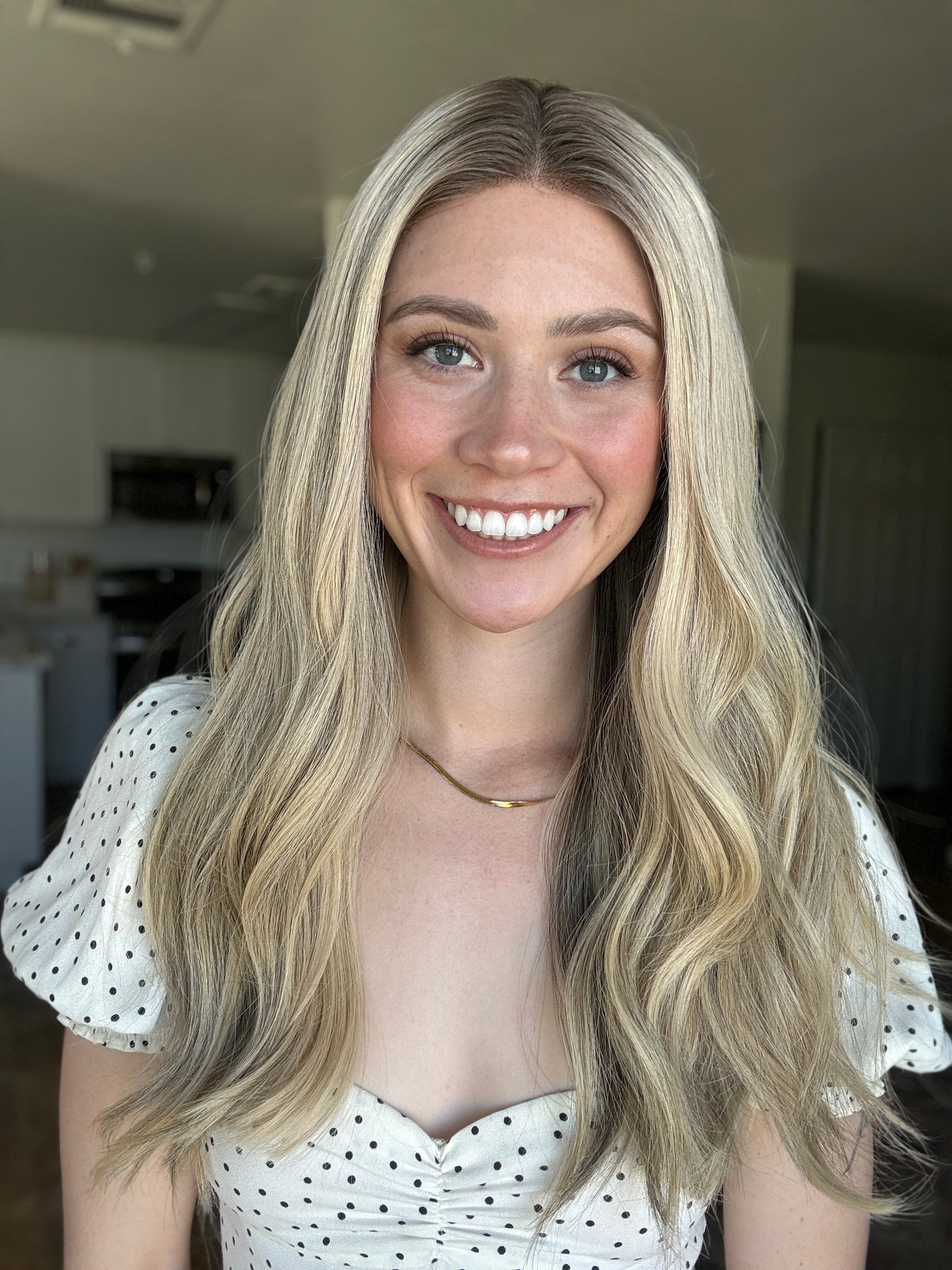 Dimensional Blonde With Rooting // 22 inches // Small