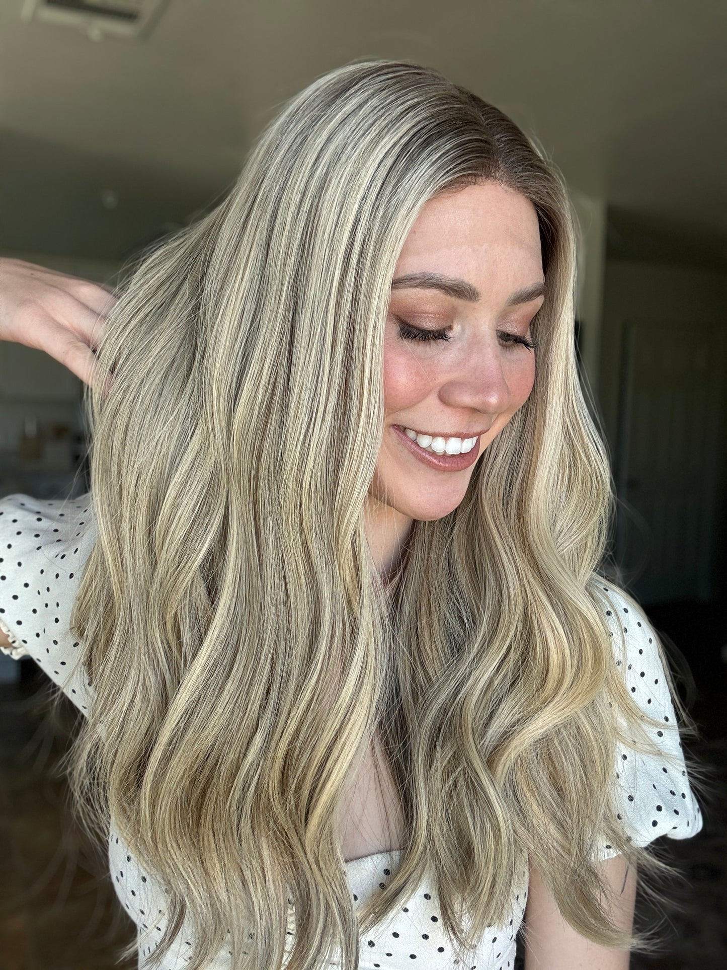 Dimensional Blonde With Rooting // 22 inches // Small