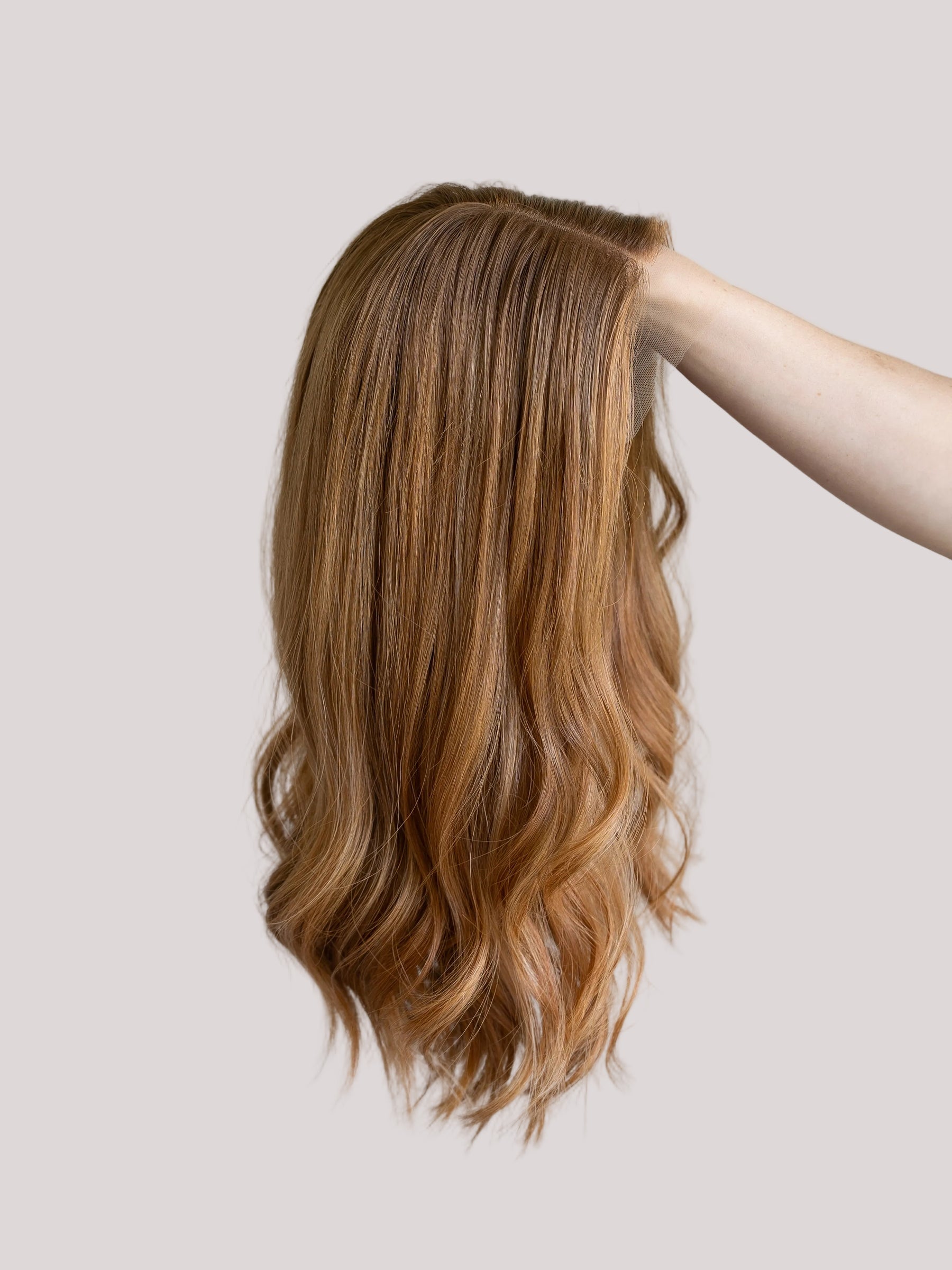 Loving With Rooting // Signature Wig // 18'' // Medium