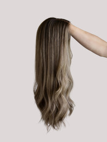 Confident With Rooting // Signature Wig // 24'' // Small
