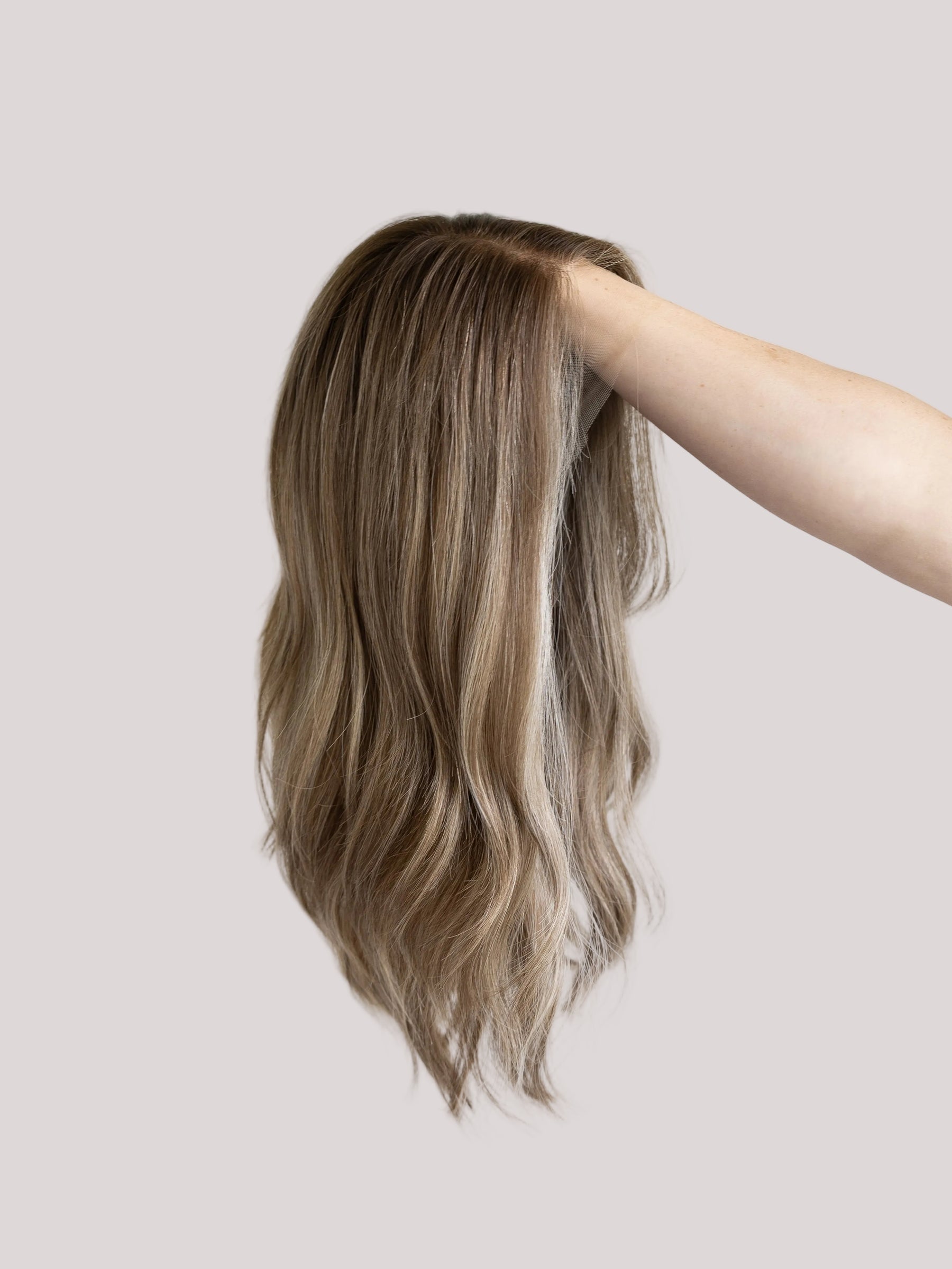 Confident With Rooting // Signature Wig // 18'' // Small