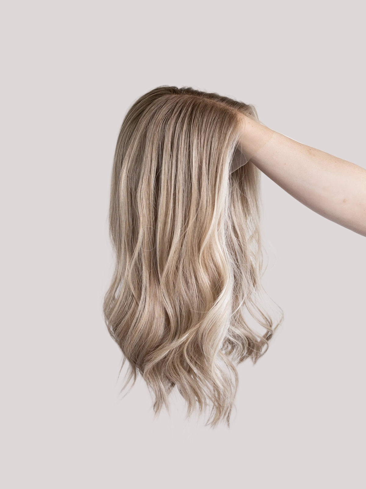 Golden With Rooting // Signature Wig // 18'' // Medium