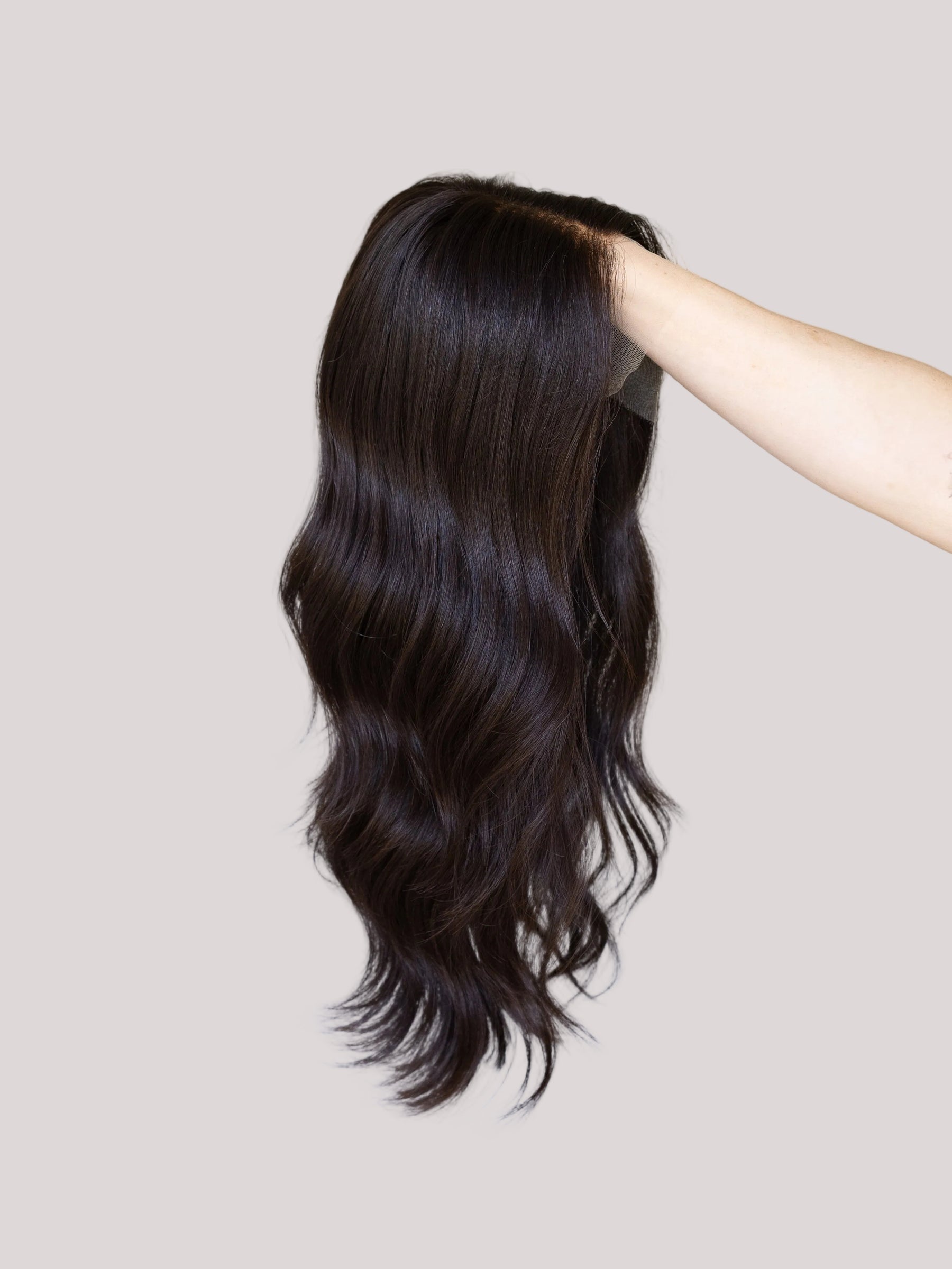 Thriving // Signature Wig // 20'' // Medium