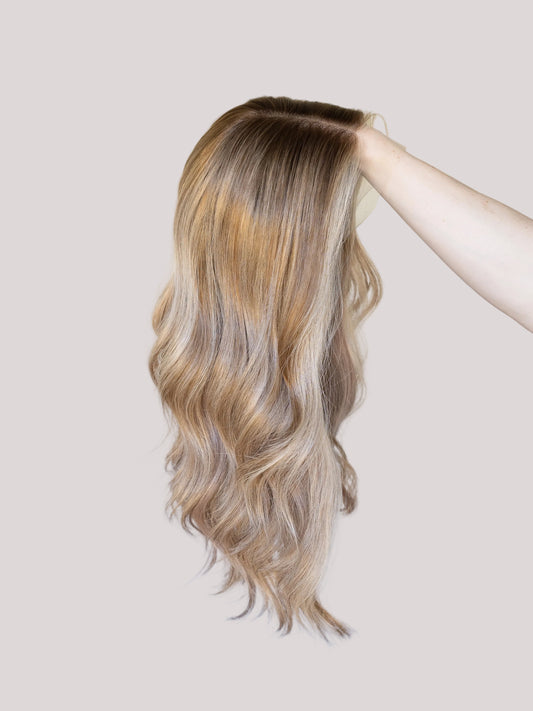 Custom Iconic // Signature Wig // 18'' // Small