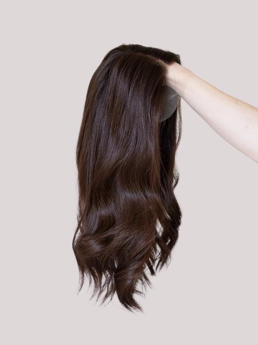 Royal With Rooting // Signature Wig // 18'' // Medium