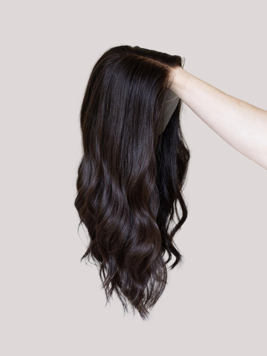 Thriving // Signature Wig // 18'' // Medium