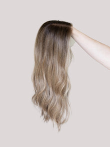 Confident With Rooting // Signature Wig // 20'' // Small