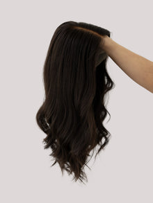 Thriving // Signature Wig // 20'' // Medium