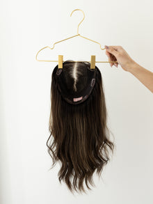 Divine With Rooting // Topper // 18 '' // 8x8