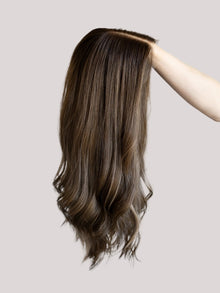 Magical With Rooting // Signature wig // 22'' // Medium