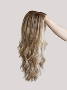 Golden With Rooting // Signature Wig // 22'' // Medium