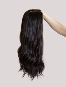 Thriving // Signature Wig // 22'' // Medium