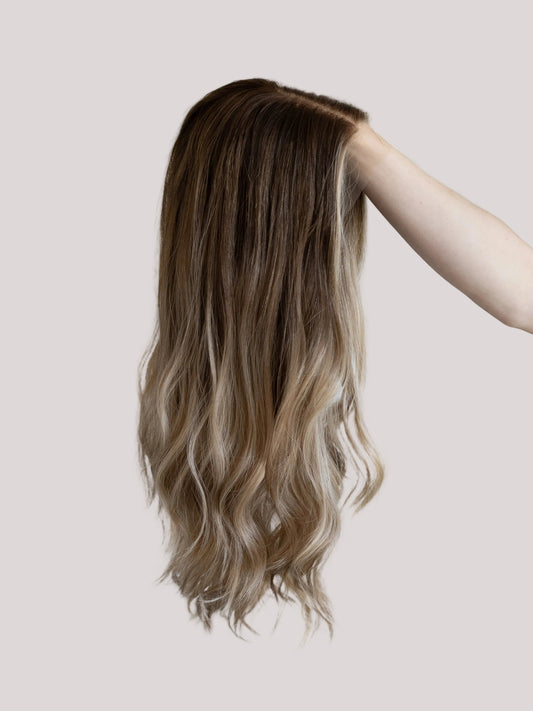 Custom Golden // Signature Wig // 22'' // Medium