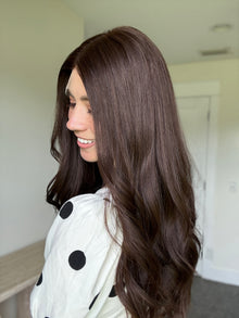 Royal // Signature Wig // 22'' // Large