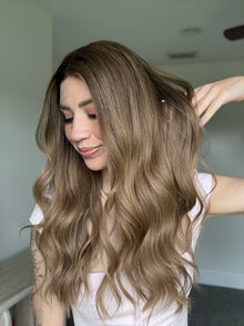 Custom Angelic // Signature Wig // 22'' // Medium