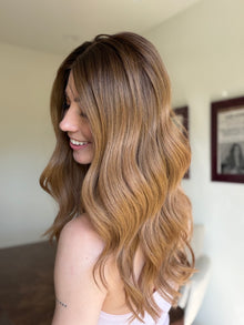 Joyful With Rooting // Signature Wig // 20'' // Medium