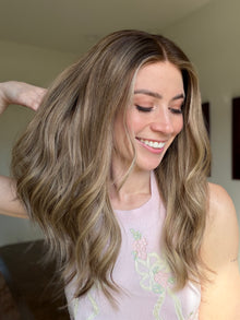 Confident With Rooting // Signature Wig // 20'' // Small
