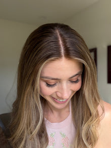 Confident With Rooting // Signature Wig // 20'' // Small