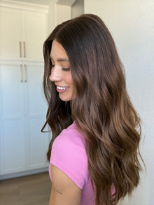 Lively // Signature Wig // 22'' // Medium