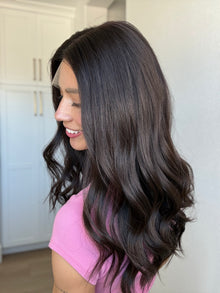 Thriving // Signature Wig // 20'' // Medium