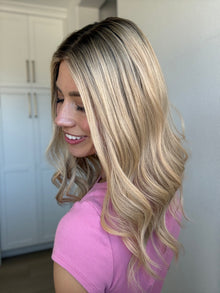 Iconic With Rooting // Topper // 18'' // 8x8