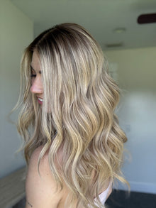 Iconic With Rooting // Signature Wig // 20'' // Small