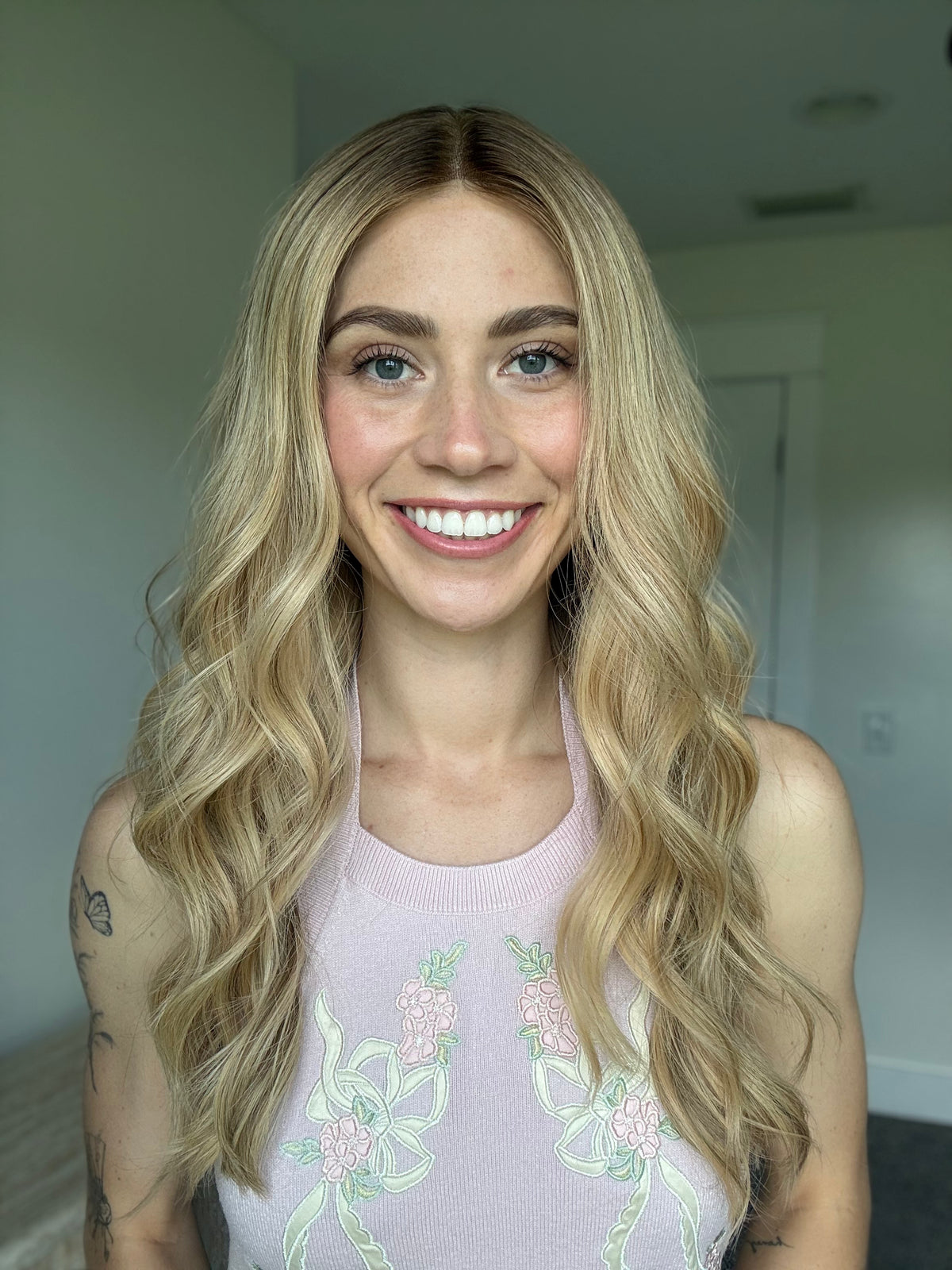 PRE-CUT LACE // Iconic With Rooting // Signature Wig // 22'' // Medium