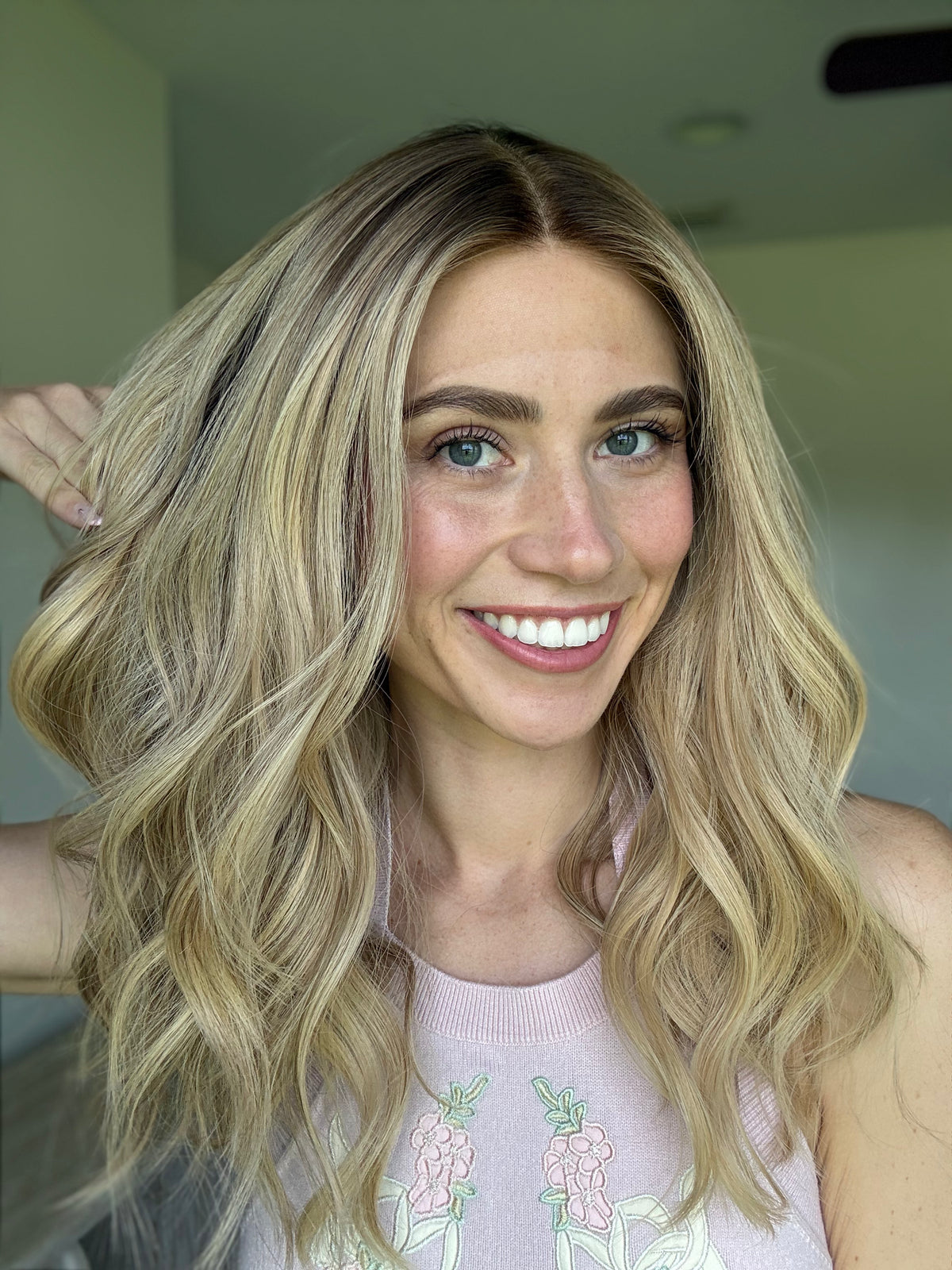 Iconic With Rooting // Signature Wig // 18'' // Medium