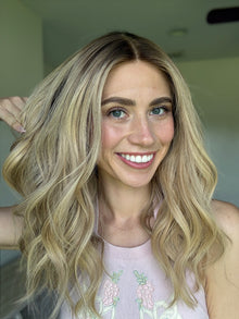 Iconic With Rooting // Signature Wig // 18'' // Medium