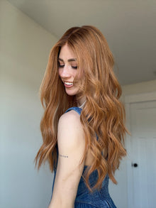 Loving With Rooting // Signature Wig // 22'' // Medium