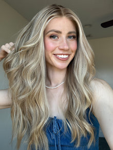 Golden With Rooting // Signature Wig // 22'' // Medium