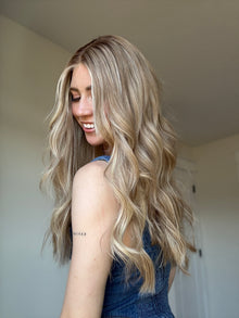 Golden With Rooting // Signature Wig // 22'' // Medium