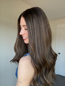 Magical With Rooting // Signature wig // 22'' // Medium