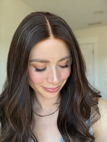 Divine // Signature Wig // 18 '' // Medium