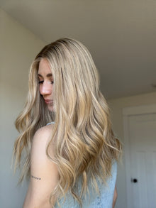 Iconic // Signature Wig // 20'' // Small