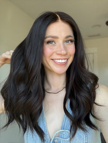 Thriving // Siganture Wig // 20'' // Medium