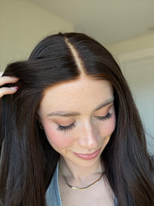 Thriving // Signature Wig // 22'' // Medium