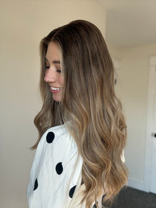 Custom Golden // Signature Wig // 22'' // Medium