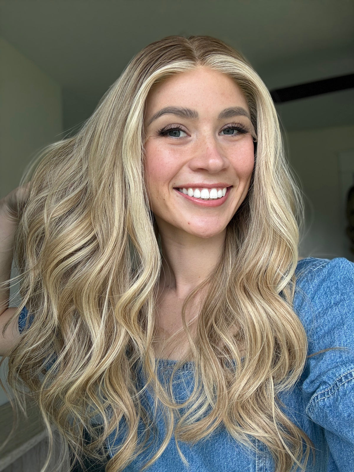 Golden With Rooting // Signature Wig // 22'' // Extra Small