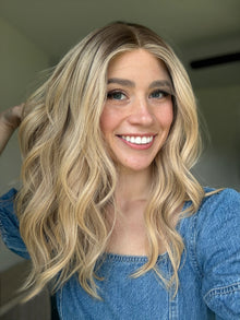 Iconic With Rooting // Signature Wig // 20'' // Extra Small
