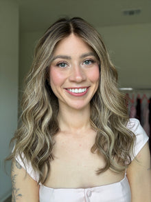 Confident With Rooting // Signature Wig // 18'' // Medium