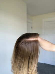 Honey Blonde // Fully Hand-Tied // 18'' // Medium