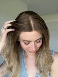 Honey Blonde // Fully Hand-Tied // 18'' // Medium