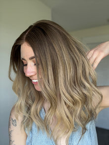 Honey Blonde // Fully Hand-Tied // 18'' // Medium