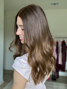 Lively // Signature Wig // 18'' // Small