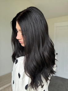 Enchanted // Signature Wig // 18'' // Medium