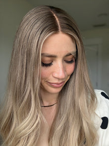 Icy Blonde // Signature Wig // 22'' // Small