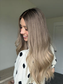 Icy Blonde // Signature Wig // 22'' // Small